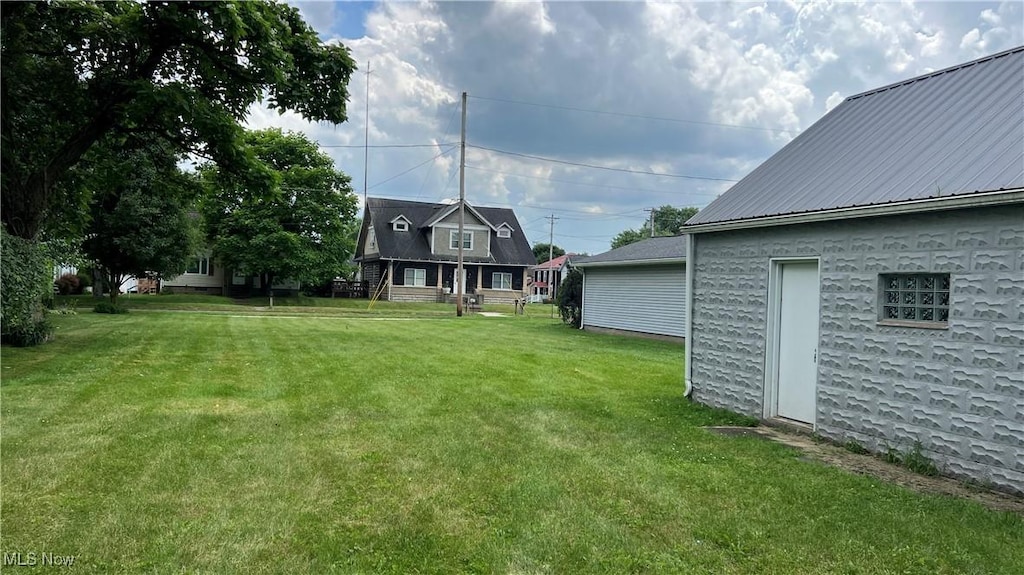 217 Carrollton St E, Magnolia, OH 44643 - photo 2