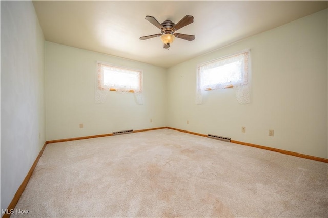 573 Grandview Ave, East Palestine, OH 44413 - unfurnished room with carpet and a ceiling fan