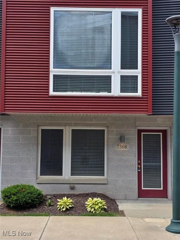 7308 Marina Ct, Cleveland, OH 44102 - photo 3