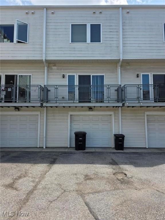 7308 Marina Ct, Cleveland, OH 44102 - photo 21