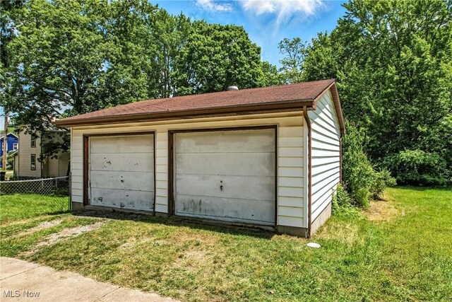 693 W Wilson St, Salem, OH 44460 - view of detached garage