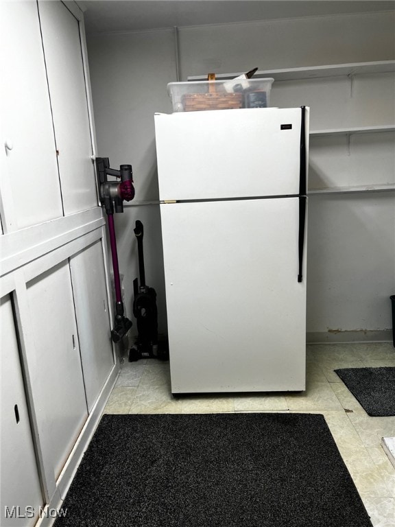 8001 Cherry Hl, Warren, OH 44484 - kitchen featuring freestanding refrigerator