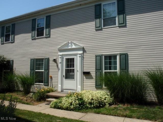 23 Valley Forge Ln, Elyria, OH 44035 - view of front of house