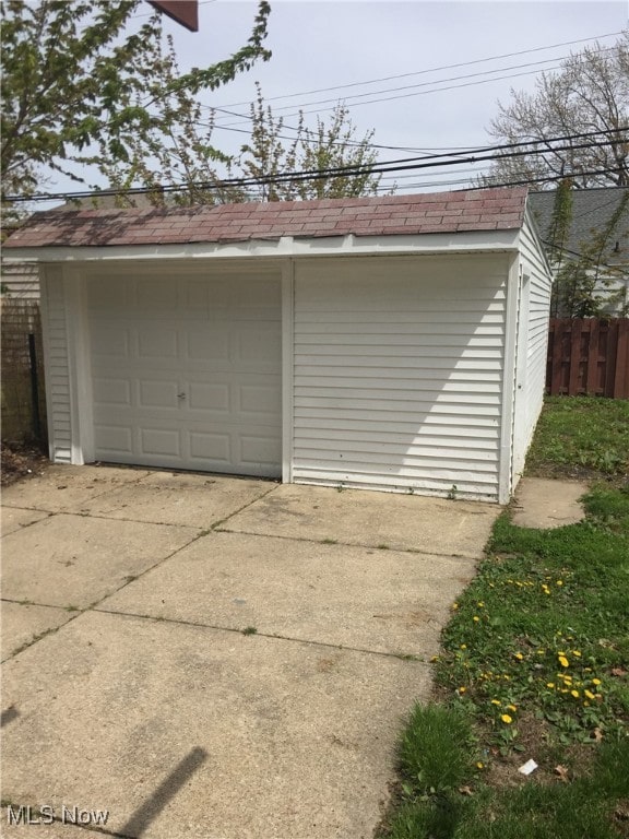 299 E 197th St, Euclid, OH 44119 - view of detached garage