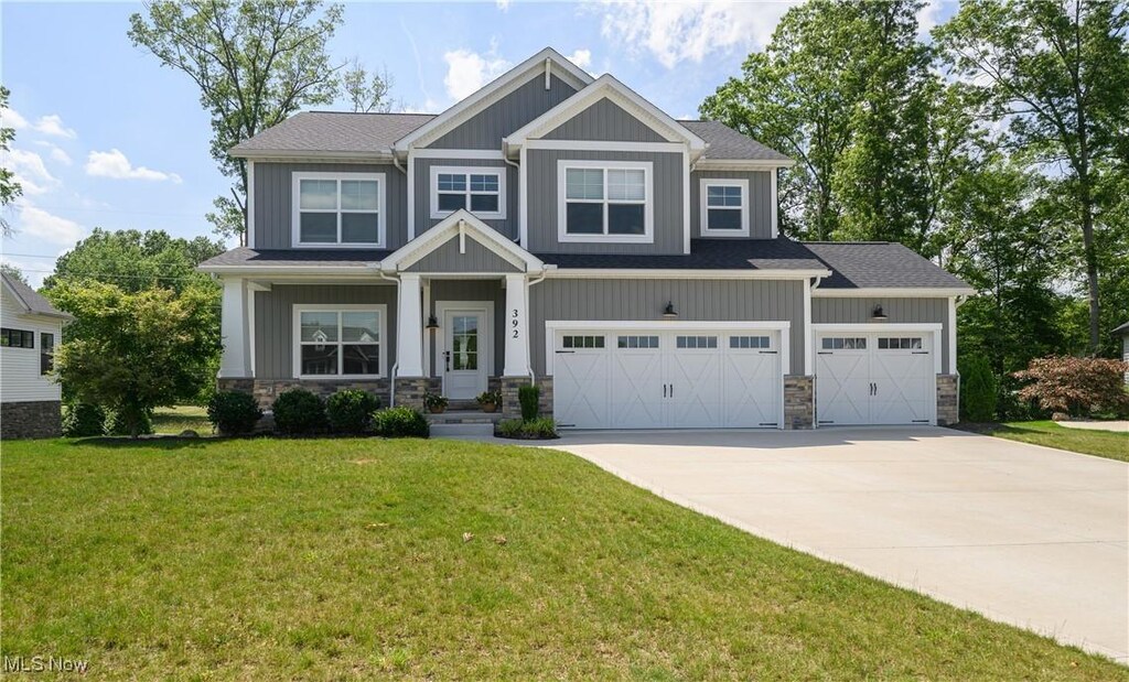 392 Amberley Dr, Uniontown, OH 44685 - photo 1
