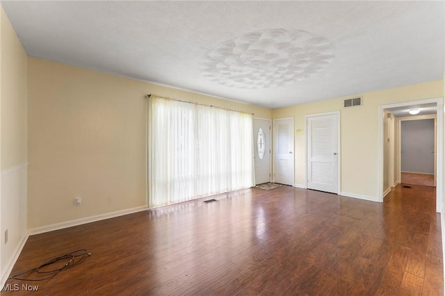 293 W 14th St, Salem, OH 44460 - empty room with baseboards and wood finished floors