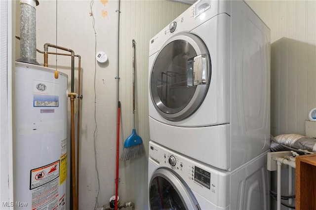 293 W 14th St, Salem, OH 44460 - washroom with gas water heater and estacked washer and dryer