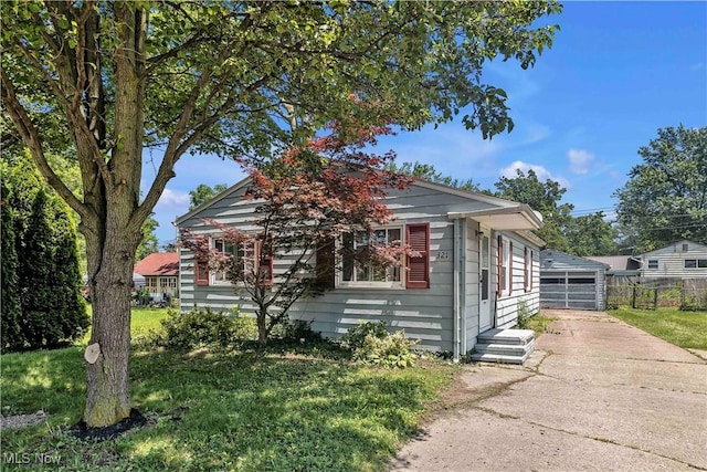 321 Overlook Rd, Vermilion, OH 44089 - view of front of property with a garage