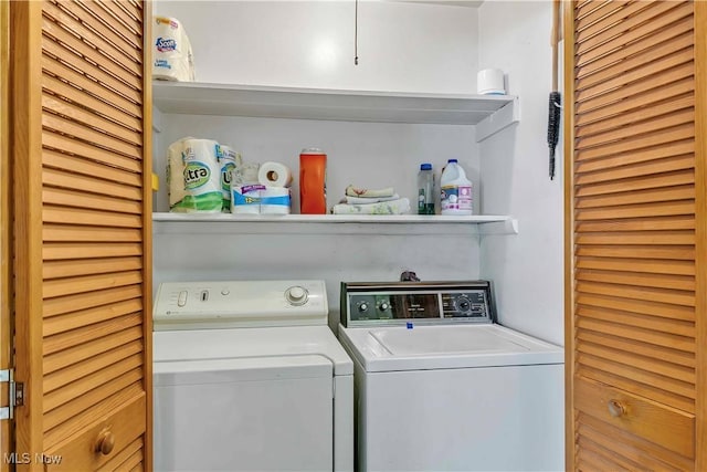 321 Overlook Rd, Vermilion, OH 44089 - washroom with washer and dryer