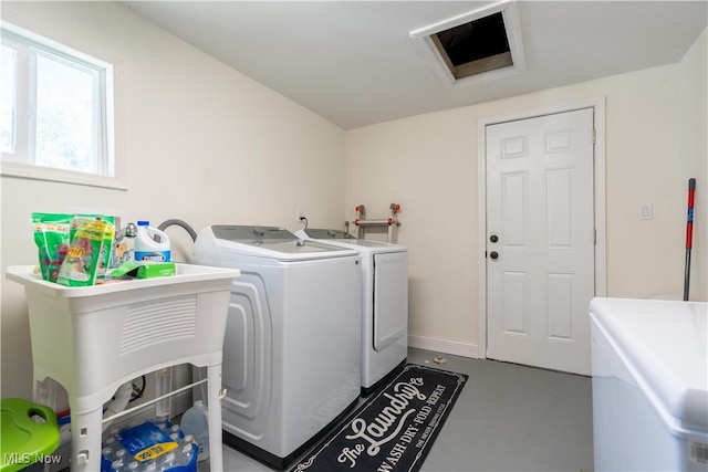 3316 Wadsworth Rd, Norton, OH 44203 - laundry area featuring independent washer and dryer