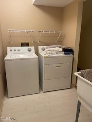 82 Silver Valley Blvd, Munroe Falls, OH 44262 - laundry room with washer and clothes dryer