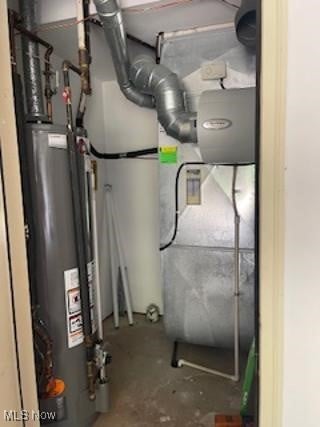 82 Silver Valley Blvd, Munroe Falls, OH 44262 - utility room featuring water heater