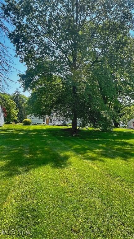 5898 Kellar Rd, New Franklin, OH 44319 - view of grassy yard