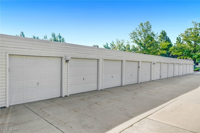 2910 N Bay Dr Unit L11, Westlake, OH 44145 - view of garage
