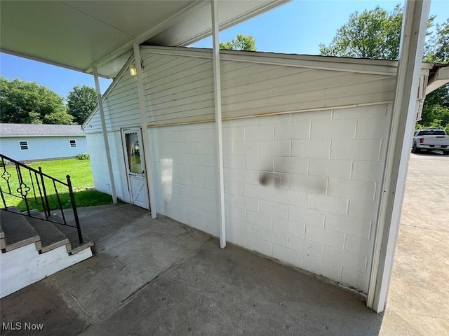 4034 Broadway Ave NE, Louisville, OH 44641 - view of garage