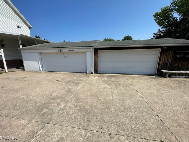 4034 Broadway Ave NE, Louisville, OH 44641 - view of garage