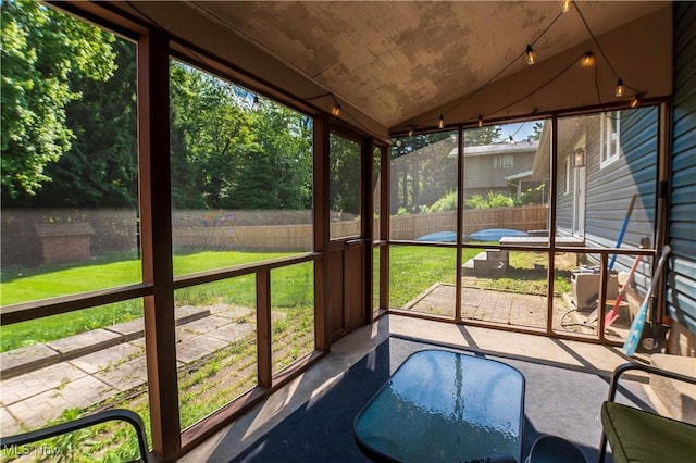 216 W Glenridge Rd, Green, OH 44319 - sunroom / solarium with lofted ceiling