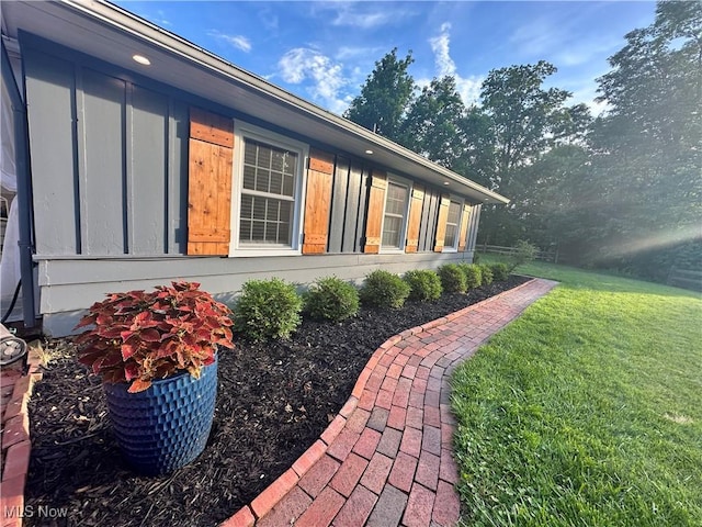 141 W Summit St, Chagrin Falls, OH 44022 - photo 5