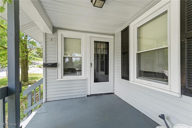 1901 Newton St, Akron, OH 44305 - view of covered porch
