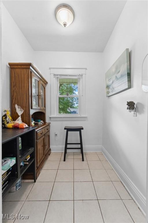 1901 Newton St, Akron, OH 44305 - office featuring light tile patterned floors and baseboards