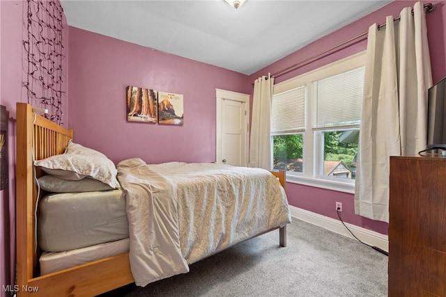 1901 Newton St, Akron, OH 44305 - carpeted bedroom featuring baseboards