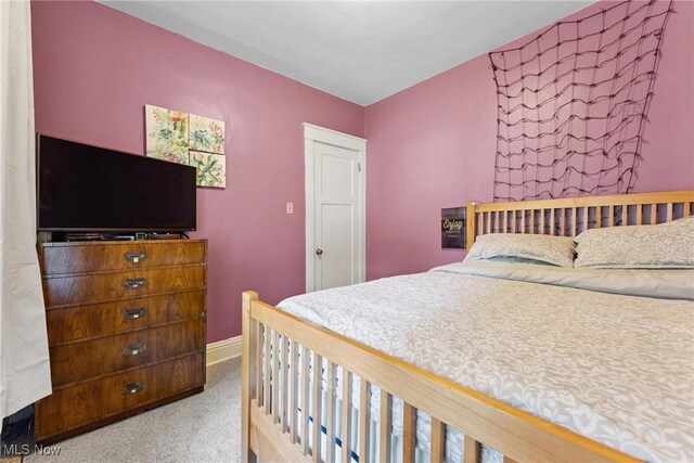 1901 Newton St, Akron, OH 44305 - carpeted bedroom with baseboards