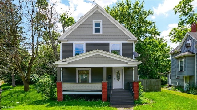 417 Vienna Ave, Niles, OH 44446 - american foursquare style home with covered porch