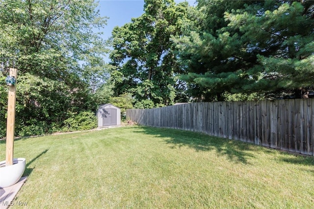 14344 S Gateway Dr, North Royalton, OH 44133 - fenced backyard featuring a shed