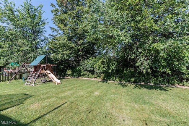 14344 S Gateway Dr, North Royalton, OH 44133 - view of yard featuring a playground