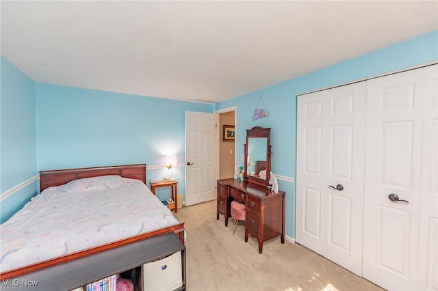 14344 S Gateway Dr, North Royalton, OH 44133 - bedroom with light carpet and a closet