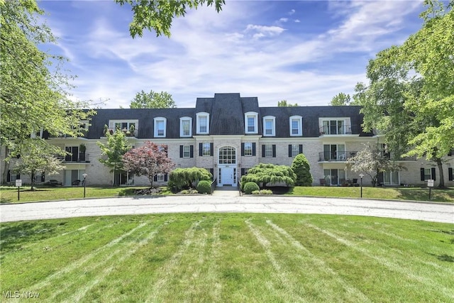 2021 King James Pkwy Unit 228, Westlake, OH 44145 - view of front of property featuring a front lawn