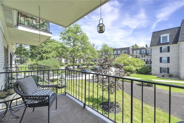 2021 King James Pkwy Unit 228, Westlake, OH 44145 - balcony featuring a residential view