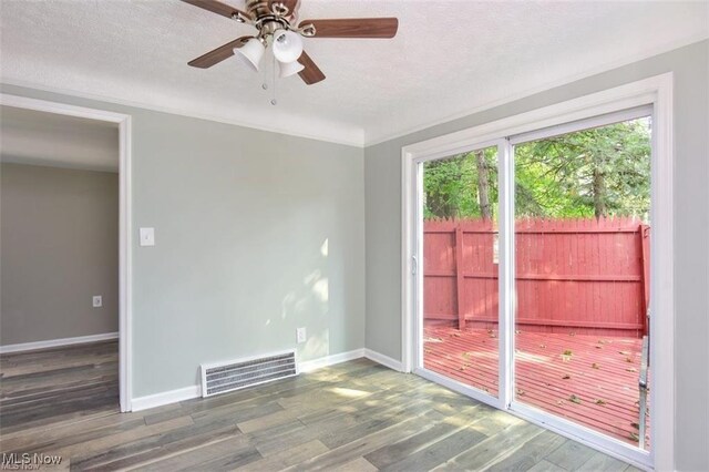 925 Keystone Dr, Cleveland, OH 44121 - photo 12