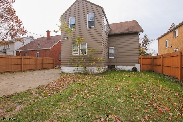 7508 Theota Ave, Parma, OH 44129 - rear view of property featuring a fenced backyard