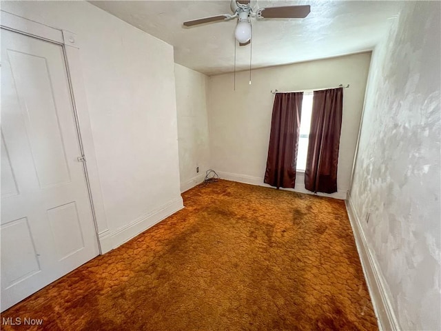 1030 Saint George St, East Liverpool, OH 43920 - unfurnished room with carpet flooring and ceiling fan