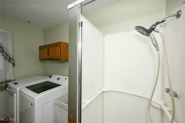26788 Skyline Dr, Olmsted Twp, OH 44138 - washroom with washer and dryer