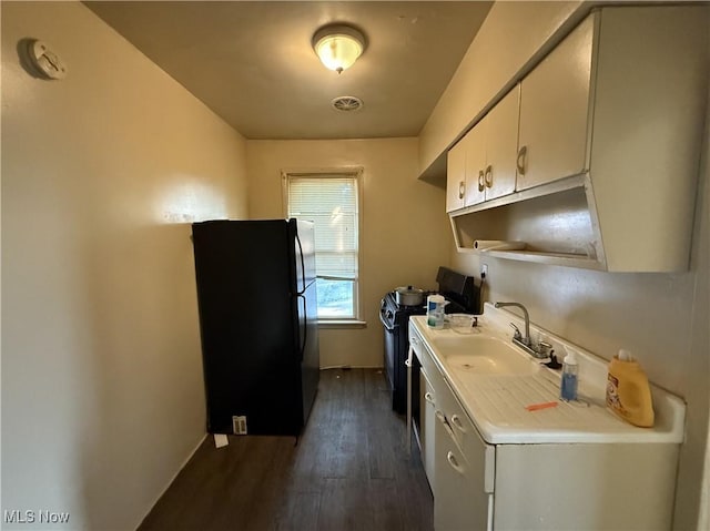 668 E 106th St, Cleveland, OH 44108 - photo 13