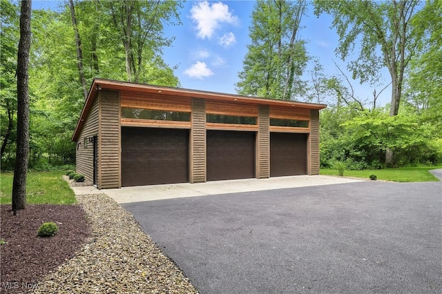 263 E Pne Lake Rd, North Lima, OH 44452 - view of detached garage