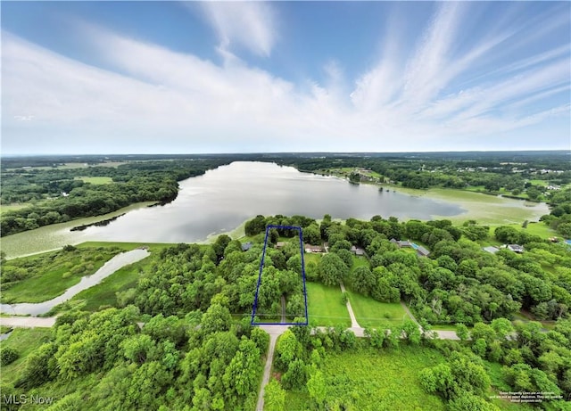 263 E Pne Lake Rd, North Lima, OH 44452 - aerial view of property and surrounding area featuring a nearby body of water and property boundaries highlighted