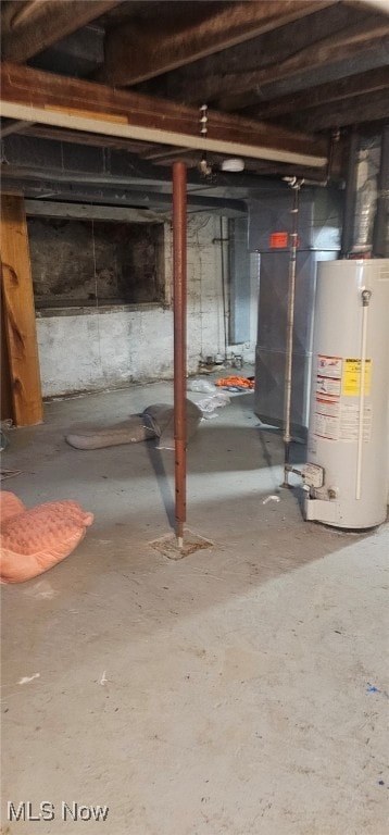 425 N Osborn Ave, Youngstown, OH 44509 - unfinished basement with water heater