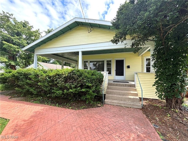 1709 Washington Blvd, Belpre, OH 45714 - bungalow-style home featuring covered porch