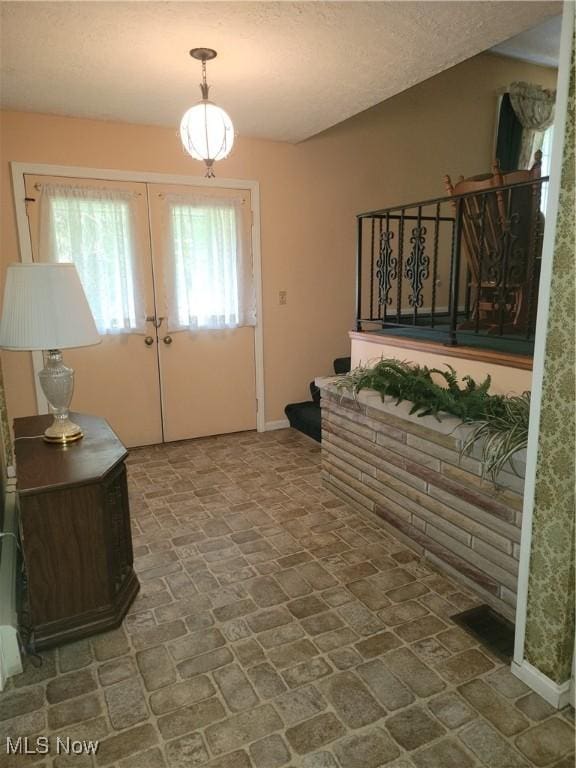 5622 Donna Dr, Ashtabula, OH 44004 - entrance foyer featuring baseboards