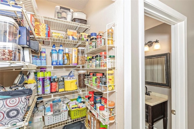 7148 N Brewster Pl, Concord, OH 44077 - view of pantry