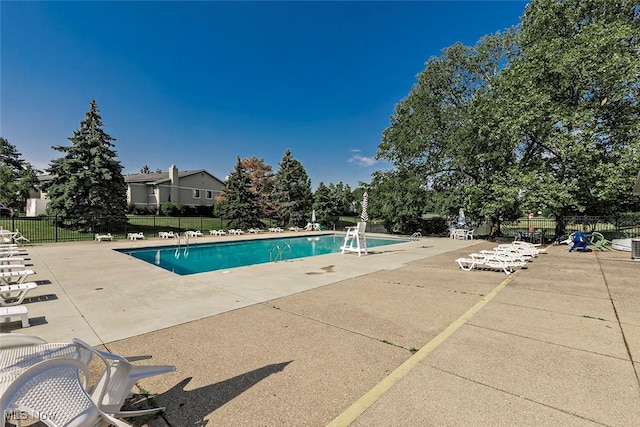 7148 N Brewster Pl, Concord, OH 44077 - community pool with a patio