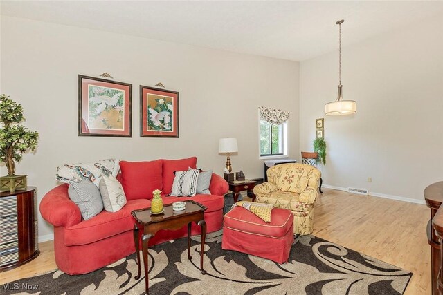 7148 N Brewster Pl, Concord, OH 44077 - living area with wood finished floors and baseboards