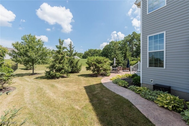 3139 Junior Pkwy, Brunswick, OH 44212 - view of grassy yard featuring a patio