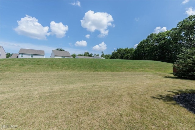 3139 Junior Pkwy, Brunswick, OH 44212 - view of grassy yard
