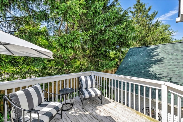 254 Vista Cir, North Olmsted, OH 44070 - view of wooden terrace