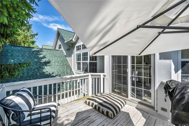 254 Vista Cir, North Olmsted, OH 44070 - view of wooden deck