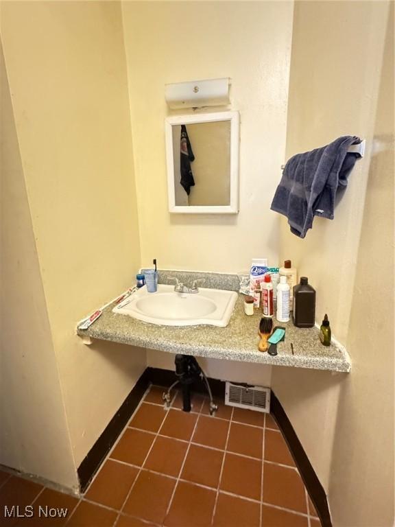 560 Crosby St, Akron, OH 44302 - photo 9